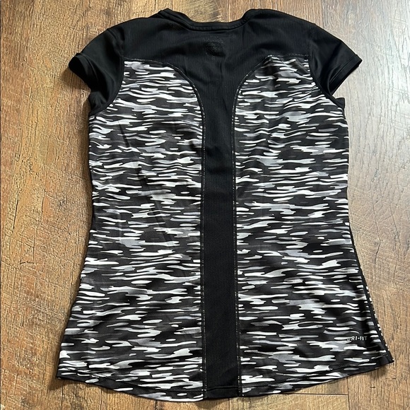 Nike Women's Black and Gray Dri-FIT Top - Picture 6 of 7